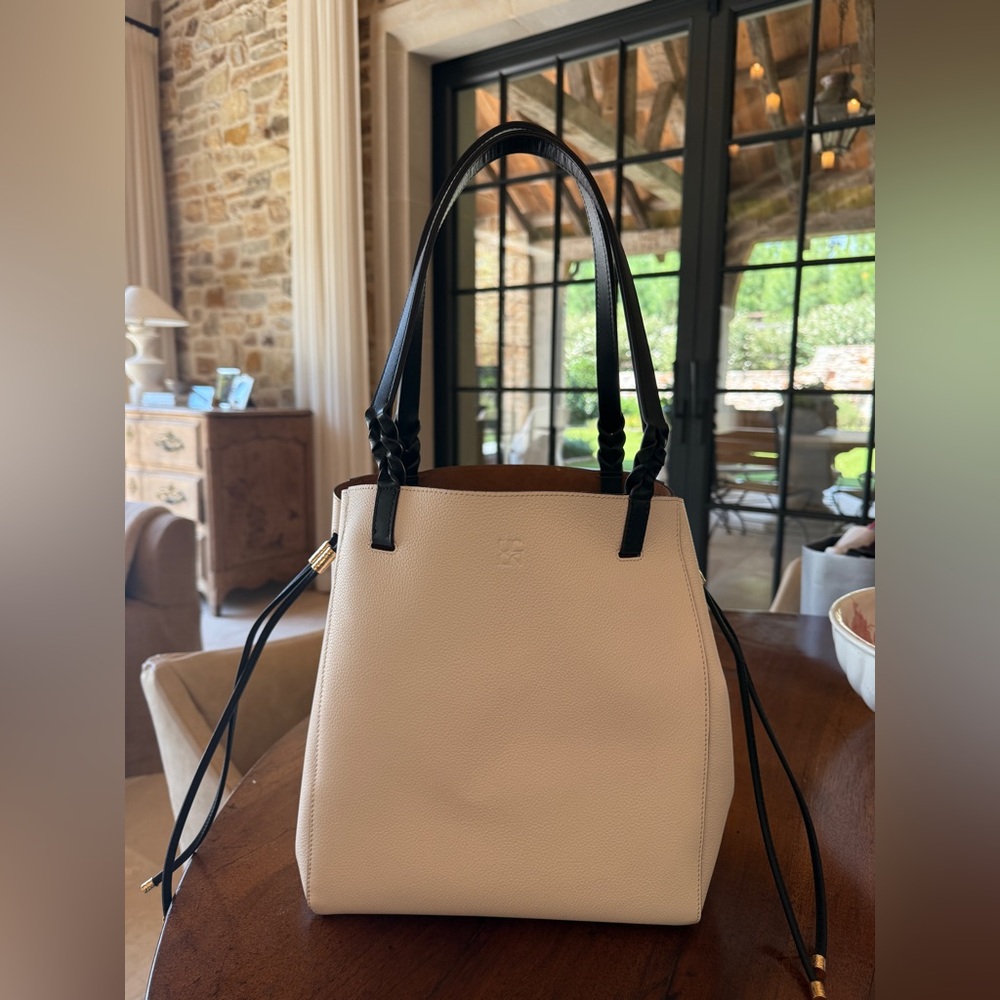 Elegant Cream Tote Bag - Picture 14 of 14